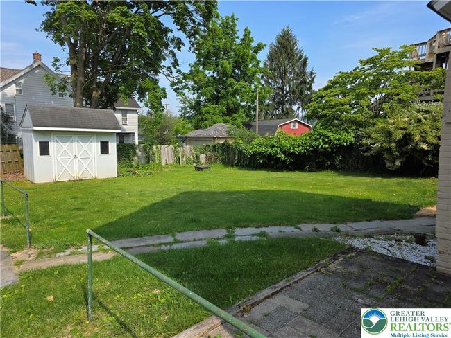 402 Main St, Condo with 3 bedrooms, 1 bathrooms and null parking in HELLERTOWN PA | Image 13