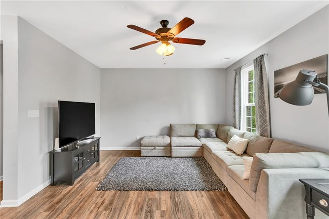 1503 Pointe View Dr, Townhouse with 3 bedrooms, 3 bathrooms and 2 parking in Mars PA | Image 9