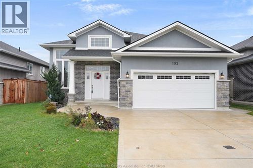 192 Lennox Ave, Essex, ON, N8M0A7 | Card Image