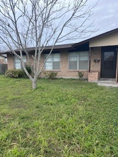 5729 Flynn Pkwy, Corpus Christi, TX, 78413-3503 | Card Image