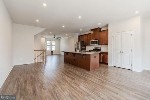 18191 Red Mulberry Rd, DUMFRIES, VA, 22026-2962 | Card Image