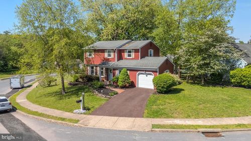 540 Pioneer Cir, HARLEYSVILLE, PA, 19438-1727 | Card Image