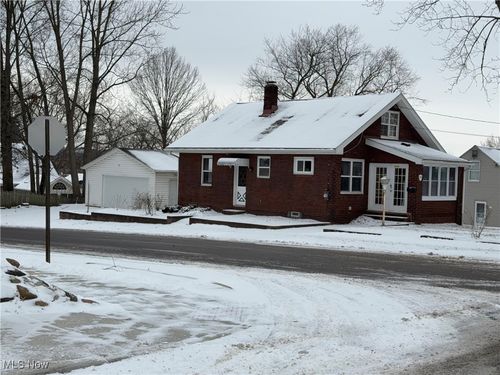 194 E Baird Ave, Barberton, OH, 44203-3214 | Card Image