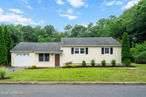 839 Arthur Dr, Red Bank, NJ, 07701-6312 | Card Image