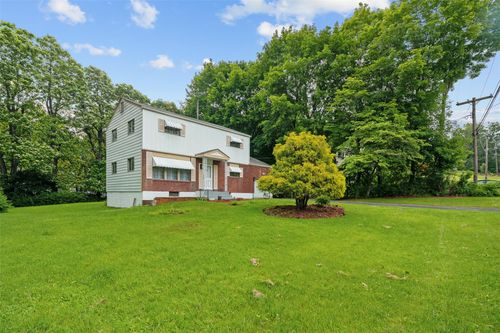 4 Westbrook Dr, Cortlandt Mnr, NY, 10567-1352 | Card Image