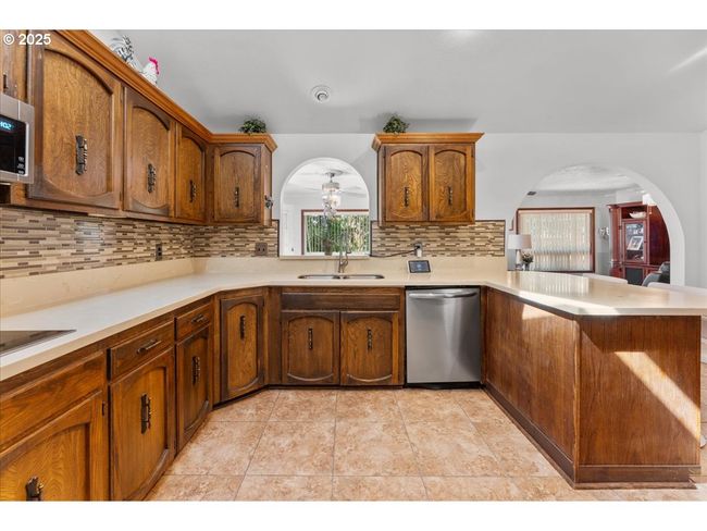 1845 Sw 18 Th Ct, House other with 4 bedrooms, 3 bathrooms and 2 parking in Gresham OR | Image 12