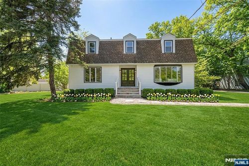 183 Wyckoff Ave, Wyckoff, NJ, 07481-2548 | Card Image