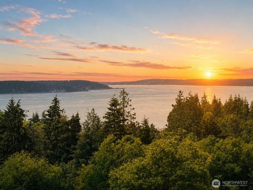 673 Majestic View Ln, Camano Island, WA, 98282-5750 | Card Image