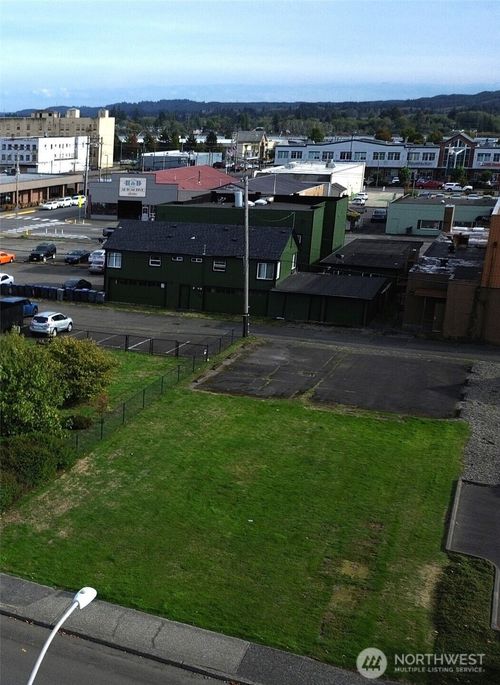 315 W 1st St, Aberdeen, WA, 98520-6110 | Card Image