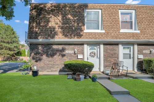 2201-2201 Brittany Ct, Schaumburg, IL, 60194-2506 | Card Image