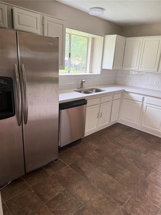 102 Mango St, House other with 3 bedrooms, 3 bathrooms and 2 parking in Lake Jackson TX | Image 16