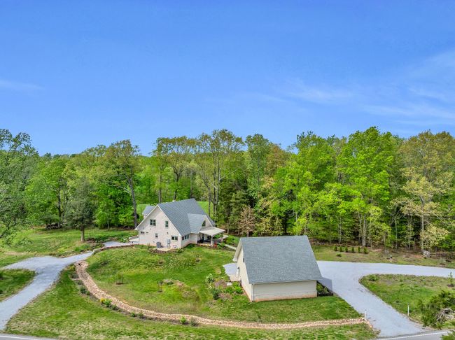 4122 Highway 49 W, House other with 5 bedrooms, 4 bathrooms and 2 parking in Vanleer TN | Image 54