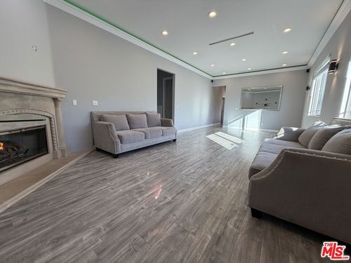 10006 Samoa Ave, Tujunga, CA, 91042-2309 | Card Image