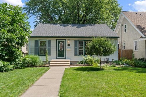 4425 30th Ave S, Minneapolis, MN, 55406-3712 | Card Image
