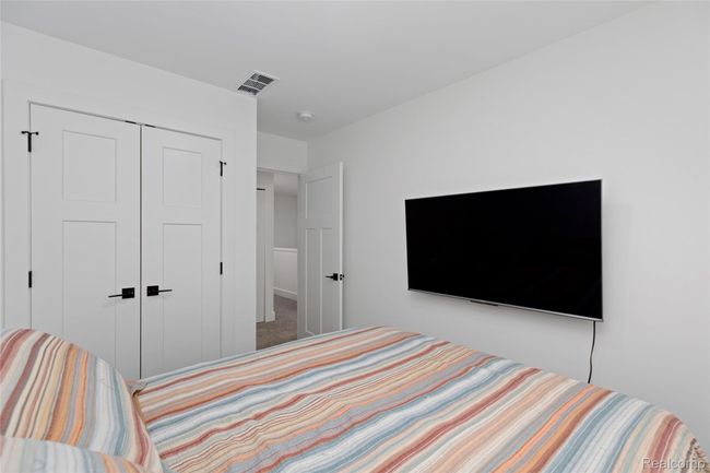 Bed #1 with large closet | Image 15