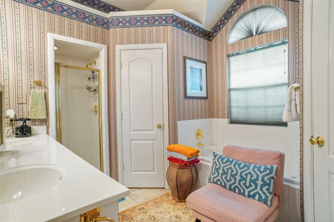 6813 Gregg Rd, House other with 3 bedrooms, 2 bathrooms and null parking in Krum TX | Image 13