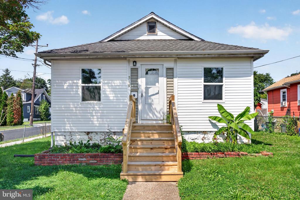 Residential Lease in OAKLYN