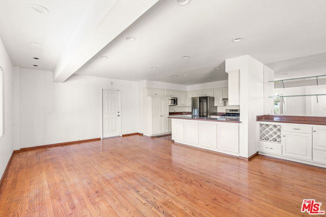 3962 Oakfield Dr, House other with 5 bedrooms, 5 bathrooms and 2 parking in Sherman Oaks CA | Image 15