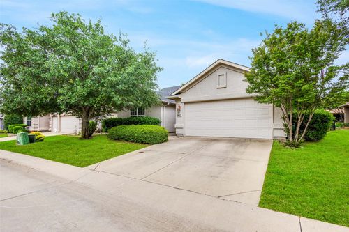9617 Rivercrest Dr, Denton, TX, 76207-5650 | Card Image