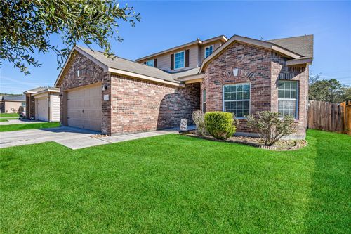 319 Falling Pine Dr, Conroe, TX, 77304-5028 | Card Image