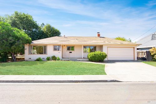 2040 Olive Ave, Saint Helena, CA, 94574-2316 | Card Image