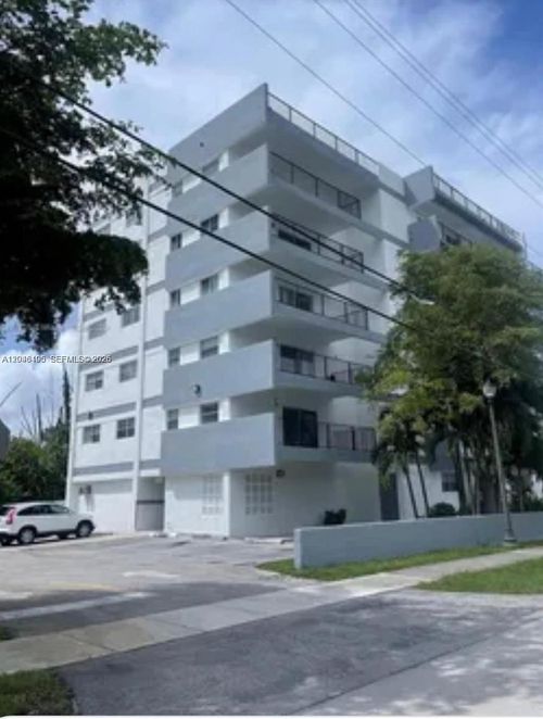 303-16508 Ne 26th Ave, North Miami Beach, FL, 33160-4070 | Card Image