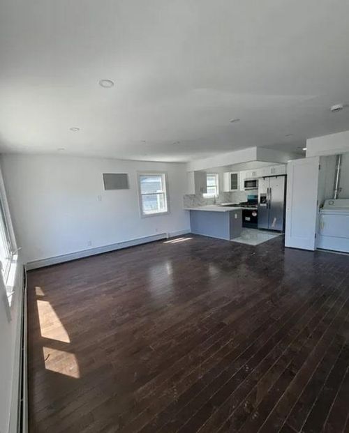 fl-1st-1061 Grassmere Ter, Far Rockaway, NY, 11691-2411 | Card Image