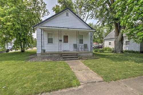 1212 E Washington St, Clinton, IL, 61727-1860 | Card Image