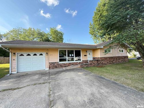 211 E Cleveland St, West Frankfort, IL, 62896-3206 | Card Image