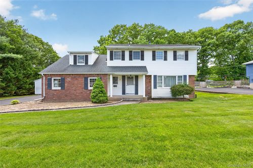 57 Pine Hill Ln, Dix Hills, NY, 11746-6532 | Card Image