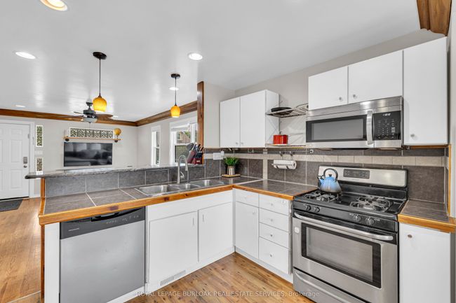 1469 Albert Rd, House other with 2 bedrooms, 1 bathrooms and 2 parking in Windsor ON | Image 7