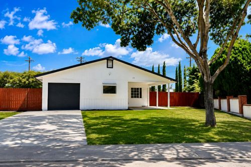 379 E 22nd St, Tracy, CA, 95376-2821 | Card Image
