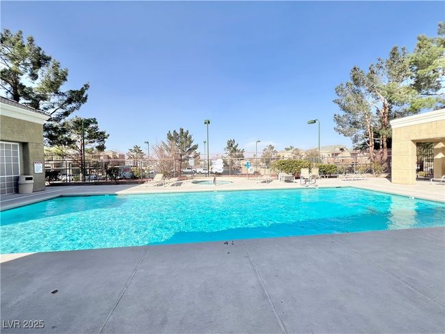 Community pool and spa | Image 21