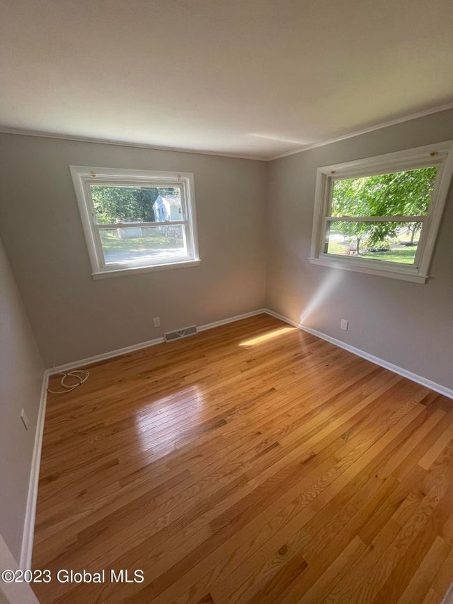 29 Willey Street, For Rent in Guilderland Zoocasa