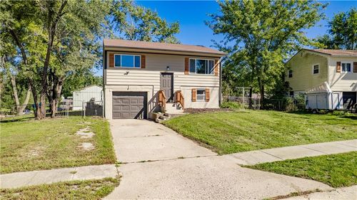 1515 Osage Trl, Independence, MO, 64058-1131 | Card Image