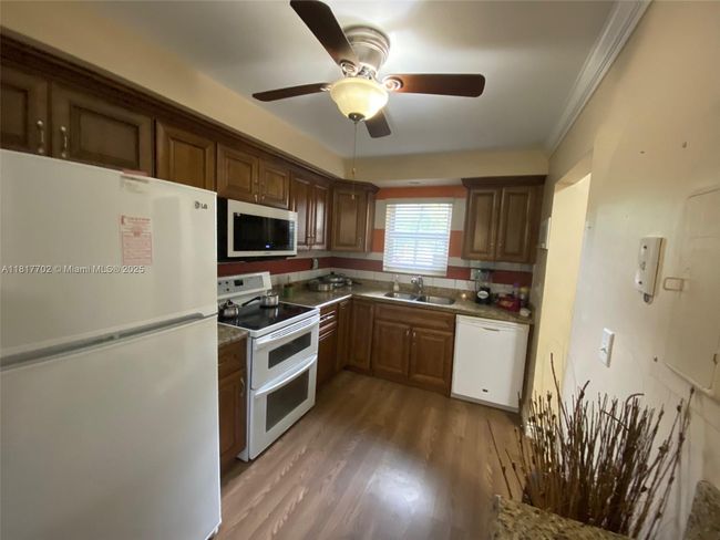 APT-115 - 6200 Nw 44 Th St, Condo with 2 bedrooms, 2 bathrooms and null parking in Lauderhill FL | Image 7