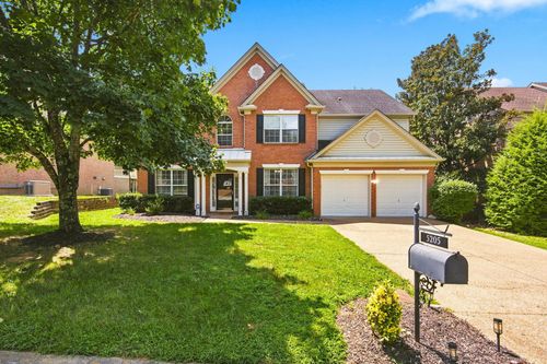 5205 Almadale Cir, Brentwood, TN, 37027-8261 | Card Image