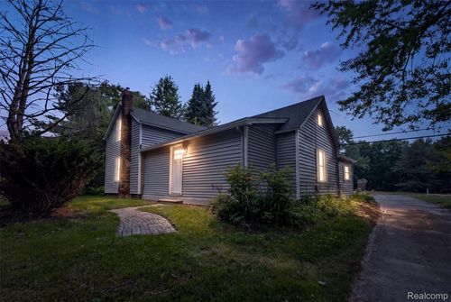 420 Baldwin Rd, Clarkston, MI, 48348-2202 | Card Image