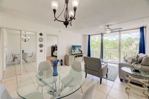 343-7081 Environ Blvd, Lauderhill, FL, 33319-4208 | Card Image