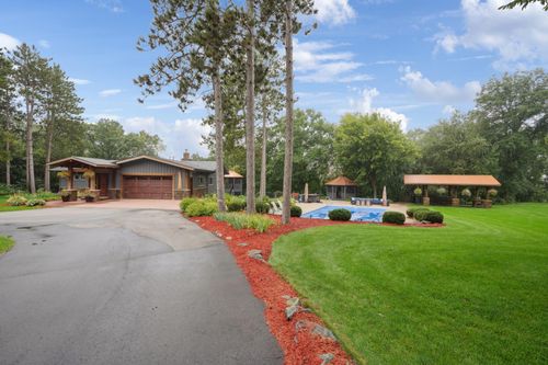 227 Rivercrest Dr, Hudson, WI, 54016-6726 | Card Image