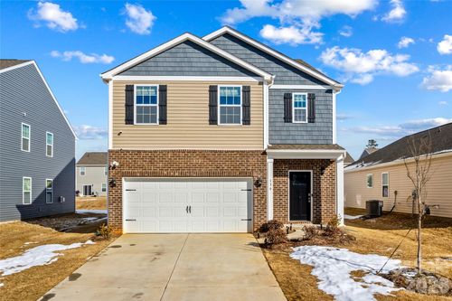 136 Sycamore Springs Dr, Statesville, NC, 28677-8750 | Card Image