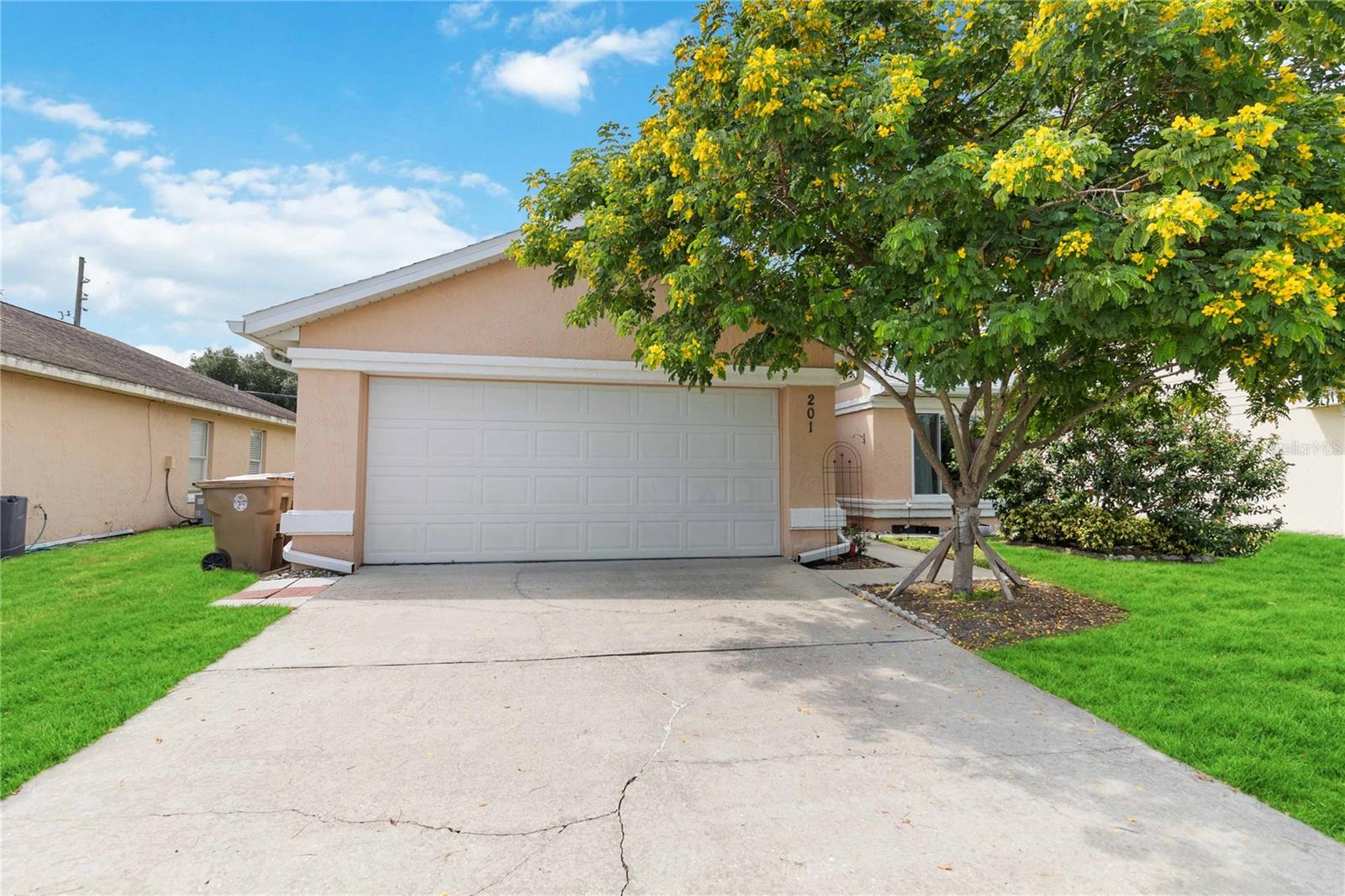 Hidden Springs Cir, Kissimmee, FL 34743
