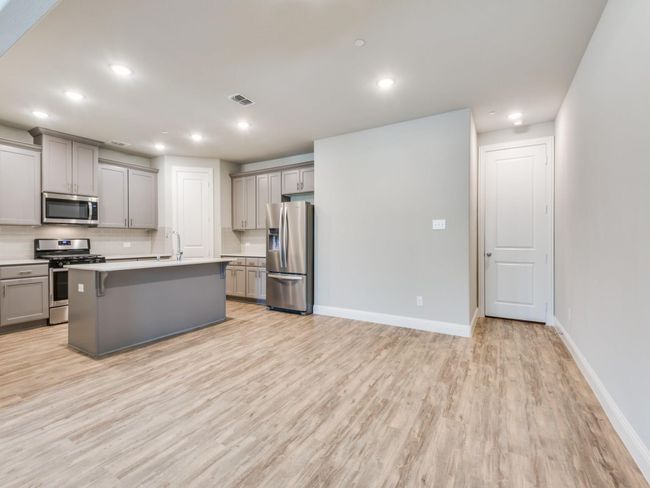 1036 Foxglove Dr, Townhouse with 3 bedrooms, 3 bathrooms and null parking in Carrollton TX | Image 7