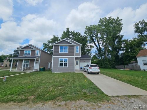 220 W 5th St, O Fallon, IL, 62269-2007 | Card Image