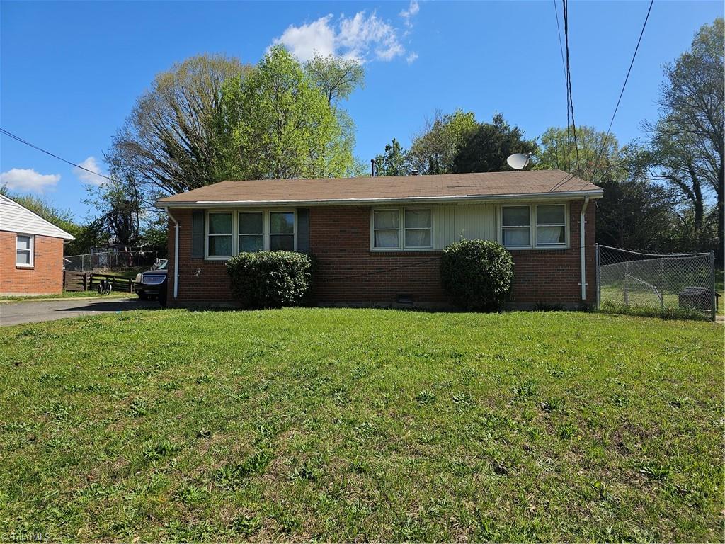 Rosemary Dr, Winston Salem, NC 27105