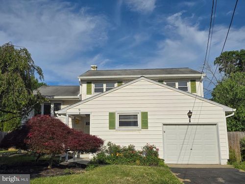 9 Thorntown Ln, BORDENTOWN, NJ, 08505-2211 | Card Image