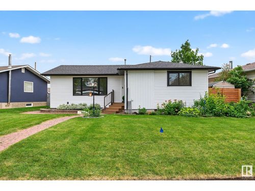 9631 67a St Nw, Edmonton, AB, T6B1R9 | Card Image