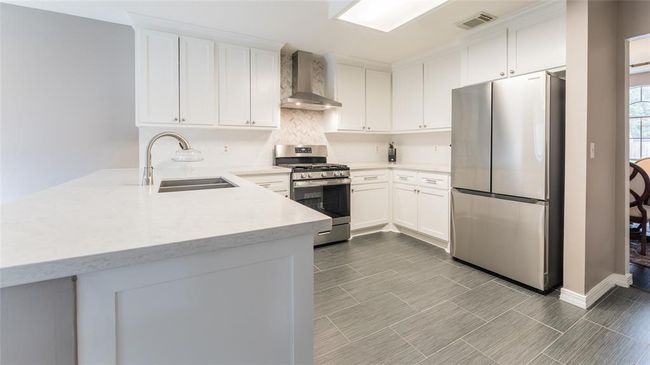 4001 Spring Branch Dr W, House other with 5 bedrooms, 4 bathrooms and 2 parking in Pearland TX | Image 15