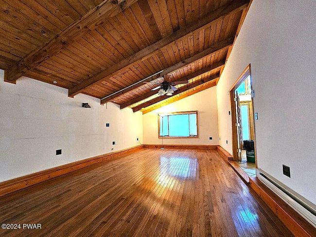 18-Family room | Image 21