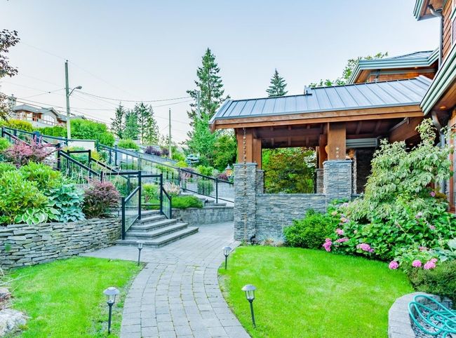 706 Roslyn Boulevard, House other with 7 bedrooms, 0 bathrooms and 3 parking in North Vancouver BC | Image 8